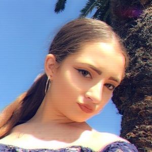 Meet your Posher, Olivia